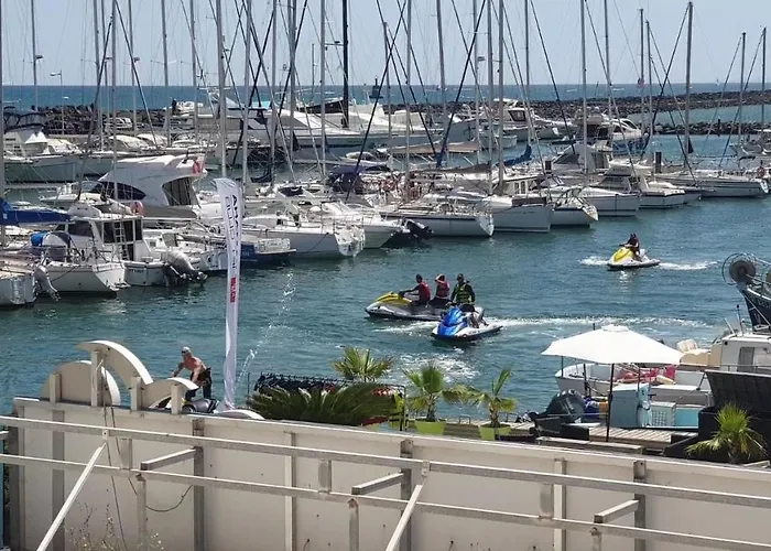 Apartamento Résidence De Standing La Pêcherie Spacieux T3 Comme Un Cocon Familial Vue Et Sur L'avant Port Sur Le Bout Du Bout De Cap D'agde Seule Cap En Occitanie *
