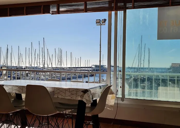 Résidence De Standing La Pêcherie Spacieux T3 Comme Un Cocon Familial Vue Et Sur L'avant Port Sur Le Bout Du Bout De Cap D'agde Seule Cap En Occitanie Apartamento *