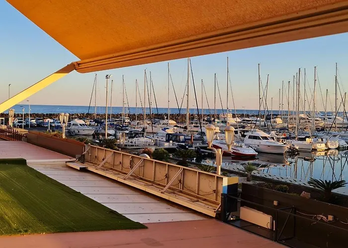 Résidence De Standing La Pêcherie Spacieux T3 Comme Un Cocon Familial Vue Et Sur L'avant Port Sur Le Bout Du Bout De Cap D'agde Seule Cap En Occitanie *