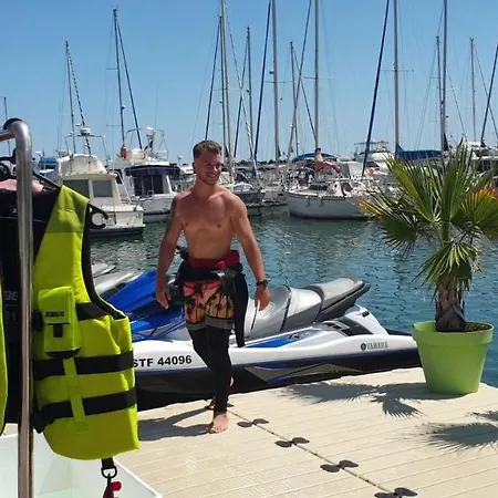 De Standing La Pecherie Spacieux T3 Comme Un Cocon Familial Vue Et Sur L'avant Port Sur Le Bout Du Bout De Cap D'agde Seule Cap En Occitanie אגדה