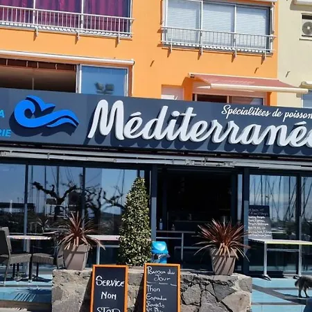 De Standing La Pecherie Spacieux T3 Comme Un Cocon Familial Vue Et Sur L'avant Port Sur Le Bout Du Bout De Cap D'agde Seule Cap En Occitanie *