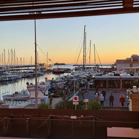 De Standing La Pecherie Spacieux T3 Comme Un Cocon Familial Vue Et Sur L'avant Port Sur Le Bout Du Bout De Cap D'agde Seule Cap En Occitanie אגדה