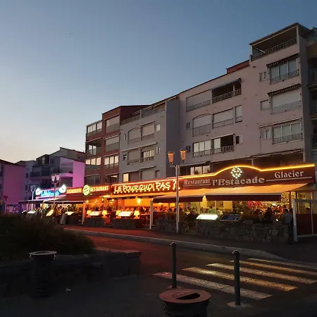De Standing La Pecherie Spacieux T3 Comme Un Cocon Familial Vue Et Sur L'avant Port Sur Le Bout Du Bout De Cap D'agde Seule Cap En Occitanie *