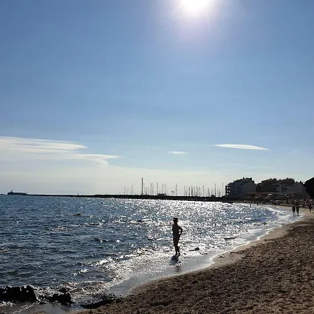 De Standing La Pecherie Spacieux T3 Comme Un Cocon Familial Vue Et Sur L'avant Port Sur Le Bout Du Bout De Cap D'agde Seule Cap En Occitanie