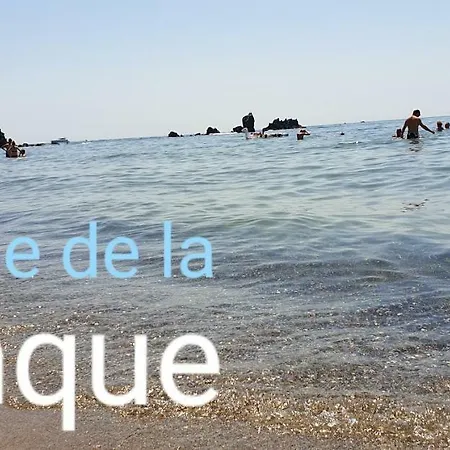 De Standing La Pecherie Spacieux T3 Comme Un Cocon Familial Vue Et Sur L'avant Port Sur Le Bout Du Bout De Cap D'agde Seule Cap En Occitanie