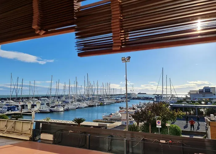 De Standing La Pecherie Spacieux T3 Comme Un Cocon Familial Vue Et Sur L'avant Port Sur Le Bout Du Bout De Cap D'agde Seule Cap En Occitanie 아파트 *