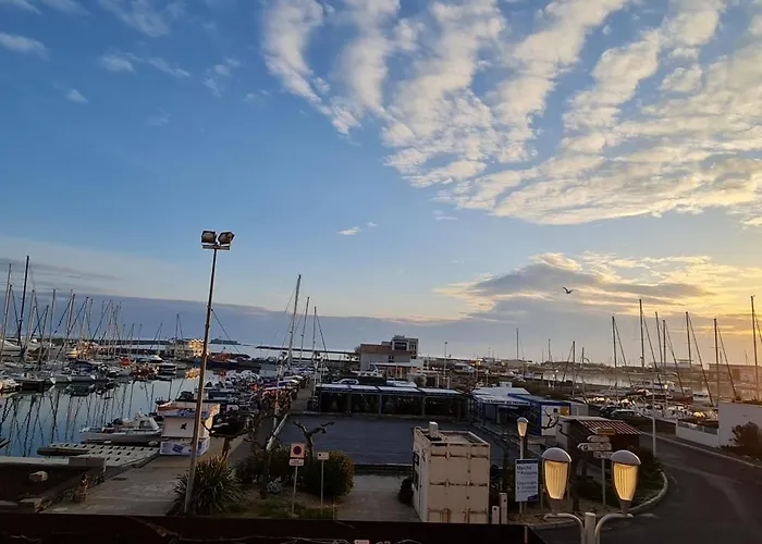 아파트 De Standing La Pecherie Spacieux T3 Comme Un Cocon Familial Vue Et Sur L'avant Port Sur Le Bout Du Bout De Cap D'agde Seule Cap En Occitanie