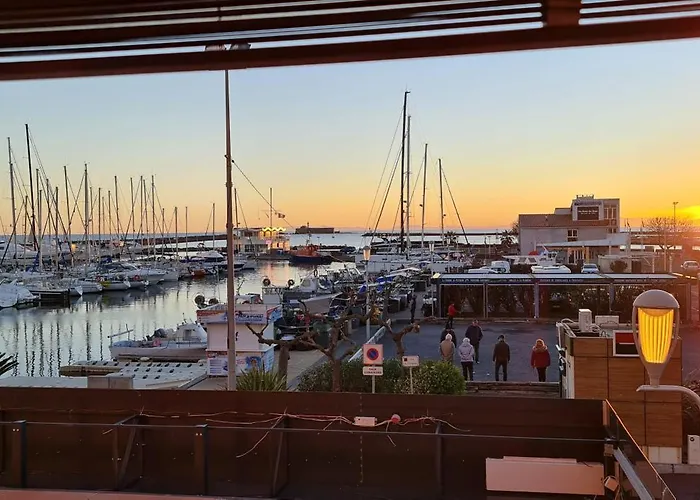 De Standing La Pecherie Spacieux T3 Comme Un Cocon Familial Vue Et Sur L'avant Port Sur Le Bout Du Bout De Cap D'agde Seule Cap En Occitanie アグド