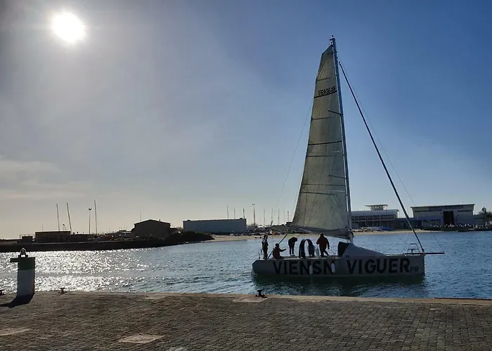 De Standing La Pecherie Spacieux T3 Comme Un Cocon Familial Vue Et Sur L'avant Port Sur Le Bout Du Bout De Cap D'agde Seule Cap En Occitanie *