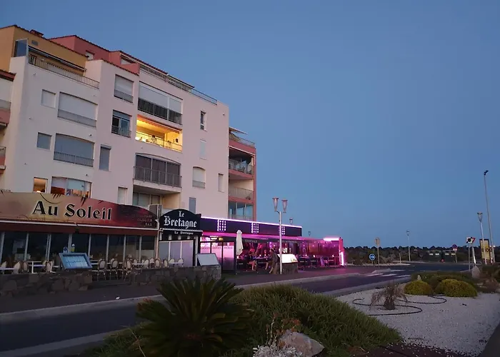 De Standing La Pecherie Spacieux T3 Comme Un Cocon Familial Vue Et Sur L'avant Port Sur Le Bout Du Bout De Cap D'agde Seule Cap En Occitanie